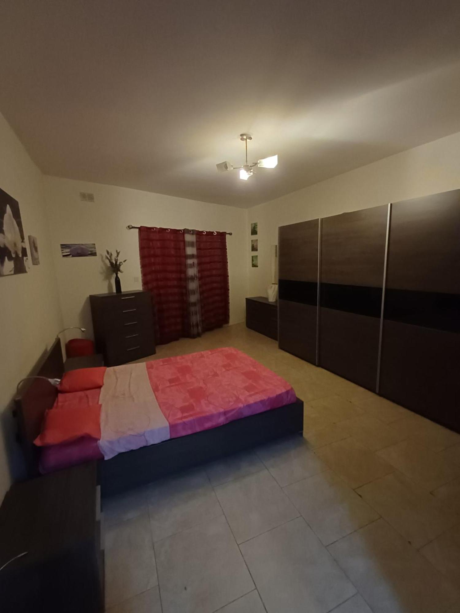 Inessa'S Flat Apartman Pietà Kültér fotó