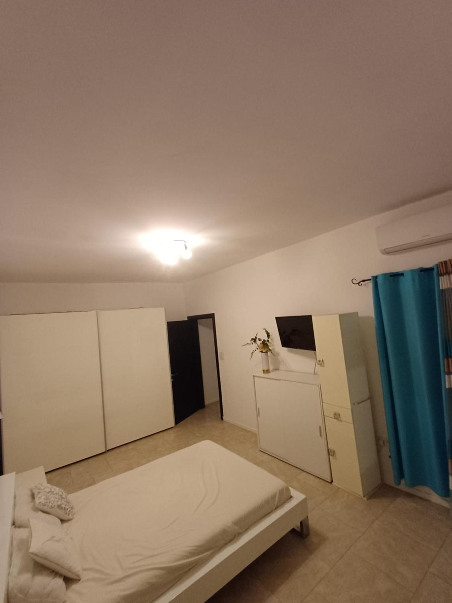 Inessa'S Flat Apartman Pietà Kültér fotó